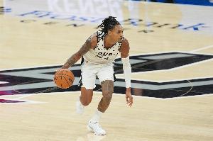 进步神速!瓦塞尔半场15分钟 7中4&3罚3中拿到12分4助攻 进步神速!瓦塞尔半场15分钟 7中4&3罚3中拿到12分4助攻