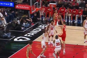 生龙活虎!丹尼尔斯回传 波尔津吉斯灵动空切滑翔劈扣拿本场首分 生龙活虎!丹尼尔斯回传 波尔津吉斯灵动空切滑翔劈扣拿本场首分