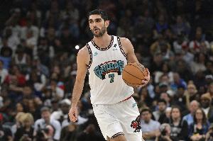 尽力局!阿尔达马全场13投6中 得到14分6板4助3断 尽力局!阿尔达马全场13投6中 得到14分6板4助3断