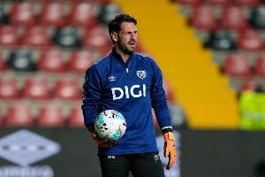 西甲连续三场零封!阿根廷29岁门将巴塔拉成为巴列卡诺新守护神 西甲连续三场零封!阿根廷29岁门将巴塔拉成为巴列卡诺新守护神