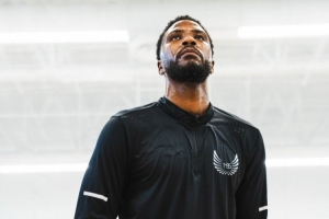 还没查清!马利克-比斯利:合同没了 代言没了 但我现在只想打球 还没查清!马利克-比斯利:合同没了 代言没了 但我现在只想打球