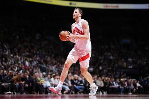 完全被锁死!珀尔特尔6中1仅拿2分2板1助1帽 4失误 完全被锁死!珀尔特尔6中1仅拿2分2板1助1帽 4失误