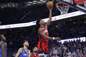 打得不错!阿门半场8中4拿到8分并送出4次助攻 另有4板1断 打得不错!阿门半场8中4拿到8分并送出4次助攻 另有4板1断