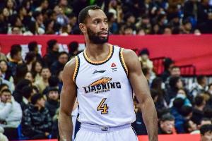 媒体人:弗格在有状态的情况下在CBA还是挺厉害的 得看伤养得咋样 媒体人:弗格在有状态的情况下在CBA还是挺厉害的 得看伤养得咋样