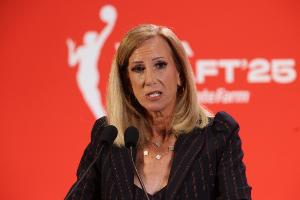 美记:WNBA向球员提出30天延期以继续劳资谈判 这能避免联赛停摆 美记:WNBA向球员提出30天延期以继续劳资谈判 这能避免联赛停摆