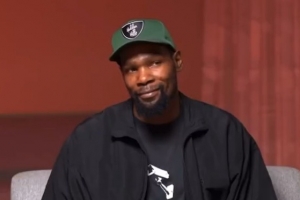 前NFL球员调侃杜兰特未传宗接代&延续传奇 后者:我有侄子呀😂 前NFL球员调侃杜兰特未传宗接代&延续传奇 后者:我有侄子呀😂