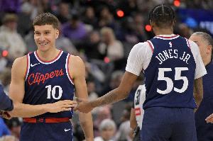 船记:登卡巴配俩外线阵容的8分半 勇士占据绝对优势打了波27-14 船记:登卡巴配俩外线阵容的8分半 勇士占据绝对优势打了波27-14