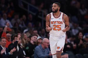 中规中矩!大桥布里奇斯出场39分钟 砍下24分10篮板6助攻 中规中矩!大桥布里奇斯出场39分钟 砍下24分10篮板6助攻