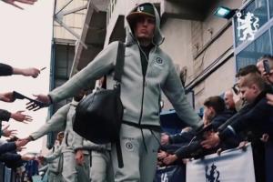 乌龙🤣太阳报:加纳乔周末戴着老板旗下棒球队劲敌的帽子入场 乌龙🤣太阳报:加纳乔周末戴着老板旗下棒球队劲敌的帽子入场