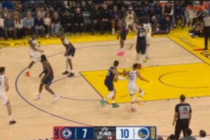 😲追梦真传?!库明加弧顶潇洒击地妙传助库里轻松上篮 😲追梦真传?!库明加弧顶潇洒击地妙传助库里轻松上篮