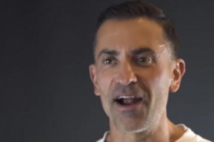 NBA裁判:希望球迷能理解走步规则 大多数情况下球员并不走步 NBA裁判:希望球迷能理解走步规则 大多数情况下球员并不走步