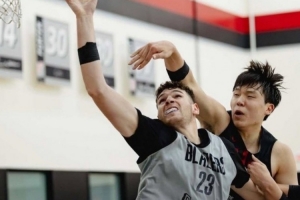 队记:开拓者喜欢打无中锋阵容因克林根和杨瀚森无法满足球队要求 队记:开拓者喜欢打无中锋阵容因克林根和杨瀚森无法满足球队要求