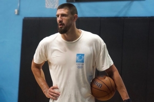 亚历克斯-莱恩多年合同加盟皇家马德里!合同包含NBA跳出条款! 亚历克斯-莱恩多年合同加盟皇家马德里!合同包含NBA跳出条款!