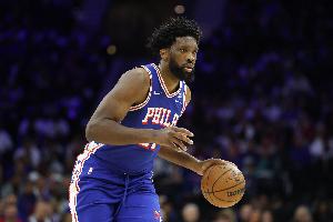 攻强守弱!恩比德半场10中6砍全队最高18分 三分3中2 攻强守弱!恩比德半场10中6砍全队最高18分 三分3中2