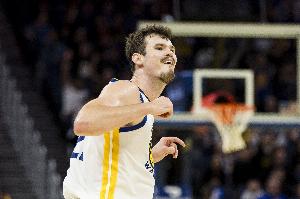 徐静雨:波斯特是勇士中锋答案&今年必成争冠队 快船老人味有点重 徐静雨:波斯特是勇士中锋答案&今年必成争冠队 快船老人味有点重