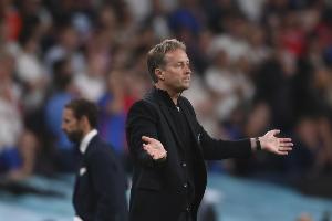 尤尔曼:希克是否首发复出待定,球队全力以赴德国杯专注晋级 尤尔曼:希克是否首发复出待定,球队全力以赴德国杯专注晋级