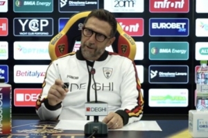 莱切主帅谈卡马达点球被扑:这种级别的比赛,球门是会变得更小的 莱切主帅谈卡马达点球被扑:这种级别的比赛,球门是会变得更小的