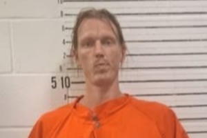 疑似嗑嗨!凯尔-辛格勒因涉嫌殴打&强奸女友被捕 目前已被保释 疑似嗑嗨!凯尔-辛格勒因涉嫌殴打&强奸女友被捕 目前已被保释