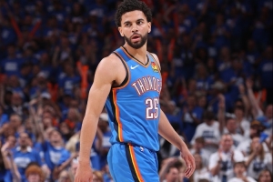 队内替补得分王!阿杰伊-米切尔15中7&三分7中3再砍18分2断 队内替补得分王!阿杰伊-米切尔15中7&三分7中3再砍18分2断