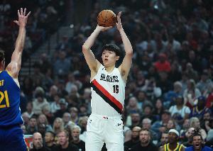 媒体人:批评与人身攻击要分清 杨瀚森没义务满足网友对他的幻想 媒体人:批评与人身攻击要分清 杨瀚森没义务满足网友对他的幻想