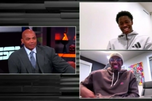 巴克利:埃奇库姆家里只有白墙 马克西拿大合同该给他买点装饰品 巴克利:埃奇库姆家里只有白墙 马克西拿大合同该给他买点装饰品