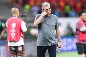 记者谈伊万:如今他挣了一笔钱退休了,留给中国足球一地鸡毛 记者谈伊万:如今他挣了一笔钱退休了,留给中国足球一地鸡毛