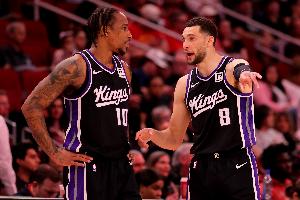 是真的不搭?小萨&拉文&德罗赞同时在场时 球队净效率-12.3分! 是真的不搭?小萨&拉文&德罗赞同时在场时 球队净效率-12.3分!