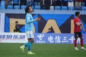 博主:今日英博阵容中没有出现赵学斌的身影,他疑似出现拉伤 博主:今日英博阵容中没有出现赵学斌的身影,他疑似出现拉伤