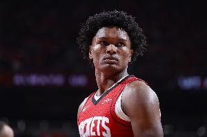 休息期到底练没😠?!阿门新赛季前四战三分合计10中0 休息期到底练没😠?!阿门新赛季前四战三分合计10中0