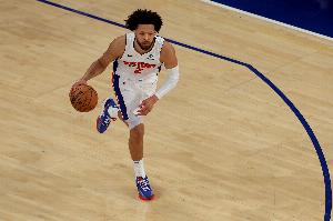 康宁汉姆单场30分10助3断3帽活塞队史首人 过去10年联盟第四位 康宁汉姆单场30分10助3断3帽活塞队史首人 过去10年联盟第四位