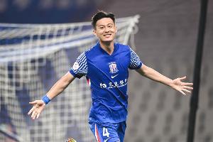 沪媒:申花战深圳蒋圣龙将复出,薛庆浩缺席今天训练 沪媒:申花战深圳蒋圣龙将复出,薛庆浩缺席今天训练