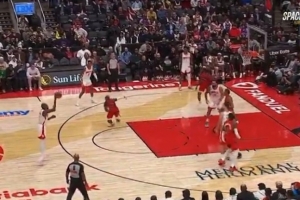 火记:申京的传球对象是未来名人堂KD 这是与上赛季的最大不同 火记:申京的传球对象是未来名人堂KD 这是与上赛季的最大不同