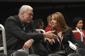 禅师:担任尼克斯总裁之后 迫于联盟的压力取消了珍妮的订婚 禅师:担任尼克斯总裁之后 迫于联盟的压力取消了珍妮的订婚