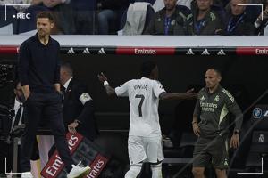 谁的问题🤔世体:维尼修斯被换下时爆发很正常,他明明踢得很好 谁的问题🤔世体:维尼修斯被换下时爆发很正常,他明明踢得很好