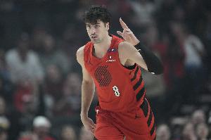 阿夫迪亚:今天本可以不用赢得这么艰难 末节我的失误还要控制 阿夫迪亚:今天本可以不用赢得这么艰难 末节我的失误还要控制