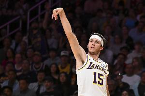 里夫斯:绝杀的感觉太棒了 上次在这错失绝平机会的感觉糟透了 里夫斯:绝杀的感觉太棒了 上次在这错失绝平机会的感觉糟透了