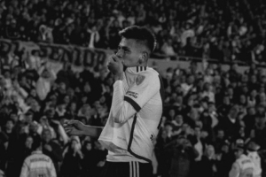 奥莱报:滕哈赫突然下课后,埃切维里在勒沃库森逐渐被边缘化 奥莱报:滕哈赫突然下课后,埃切维里在勒沃库森逐渐被边缘化