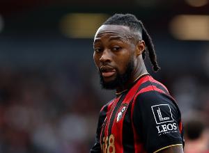 英超射手榜第二!太阳报:塞梅尼奥正接受加纳传奇前锋吉安的指导 英超射手榜第二!太阳报:塞梅尼奥正接受加纳传奇前锋吉安的指导