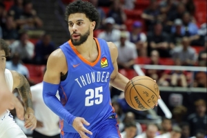 卡森-华莱士:阿杰伊-米切尔一直在得分 他打得太猛了 卡森-华莱士:阿杰伊-米切尔一直在得分 他打得太猛了