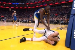 追梦怒喷阿尔达马:你个软蛋!小丑!你只会躺地上打滚像死了一样 追梦怒喷阿尔达马:你个软蛋!小丑!你只会躺地上打滚像死了一样