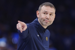 掘金主教练更衣室演讲:大家都有贡献 我们的阵容很厚 掘金主教练更衣室演讲:大家都有贡献 我们的阵容很厚