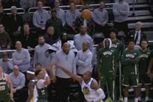 攻防发力!雄鹿内外开花轰出11-2 领先11分打停勇士 攻防发力!雄鹿内外开花轰出11-2 领先11分打停勇士