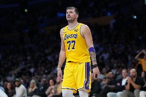 NBA杯湖人客战灰熊 东契奇状态升级为出战成疑 此前已缺席3场! NBA杯湖人客战灰熊 东契奇状态升级为出战成疑 此前已缺席3场!