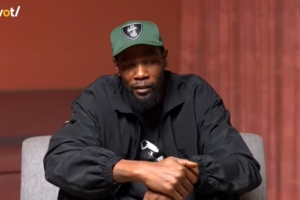 为什么要与球迷在推特对线?KD:这是种快速的宣泄方式 保持真实 为什么要与球迷在推特对线?KD:这是种快速的宣泄方式 保持真实