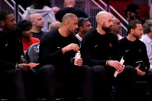 队记:火箭助教为加强罚球 给每名球员设定训练罚球目标并签协议 队记:火箭助教为加强罚球 给每名球员设定训练罚球目标并签协议