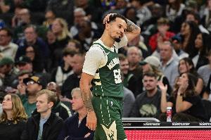 科尔-安东尼:里弗斯教练说每晚都要有人站出来 只要能赢球就足矣 科尔-安东尼:里弗斯教练说每晚都要有人站出来 只要能赢球就足矣