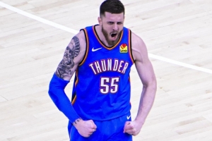 哈滕:仍在适应新投篮对抗规则 裁判只是在履行他们的职责 哈滕:仍在适应新投篮对抗规则 裁判只是在履行他们的职责