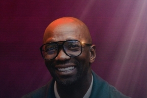 官方:马克莱莱担任环球小姐大赛评委 官方:马克莱莱担任环球小姐大赛评委