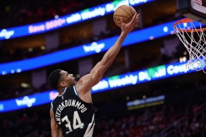 帕森斯:字母哥是非中锋版本的奥尼尔 健康的他是联盟前2、前4 帕森斯:字母哥是非中锋版本的奥尼尔 健康的他是联盟前2、前4