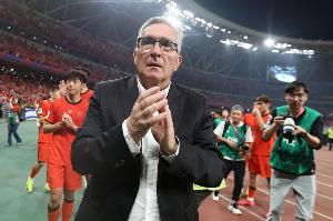 足球报:伊万把最令人失望的履历留给了国足,未做到知人善任 足球报:伊万把最令人失望的履历留给了国足,未做到知人善任